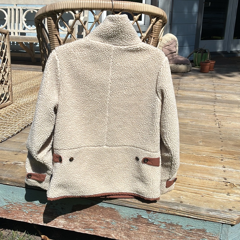 Patagonia Women's Tan Teddy Jacket - Picture 2 of 6